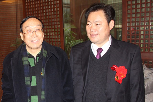 中國老齡事業(yè)基金會會長、民政部原副部長李寶庫與貴友集團董事局主席張金洲合影